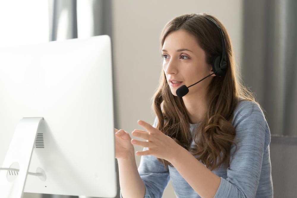 Serious call center operator in wireless headset
